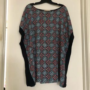 Michael Kors Women’s Blouse. Loose and flows. Perfect for work or travel.